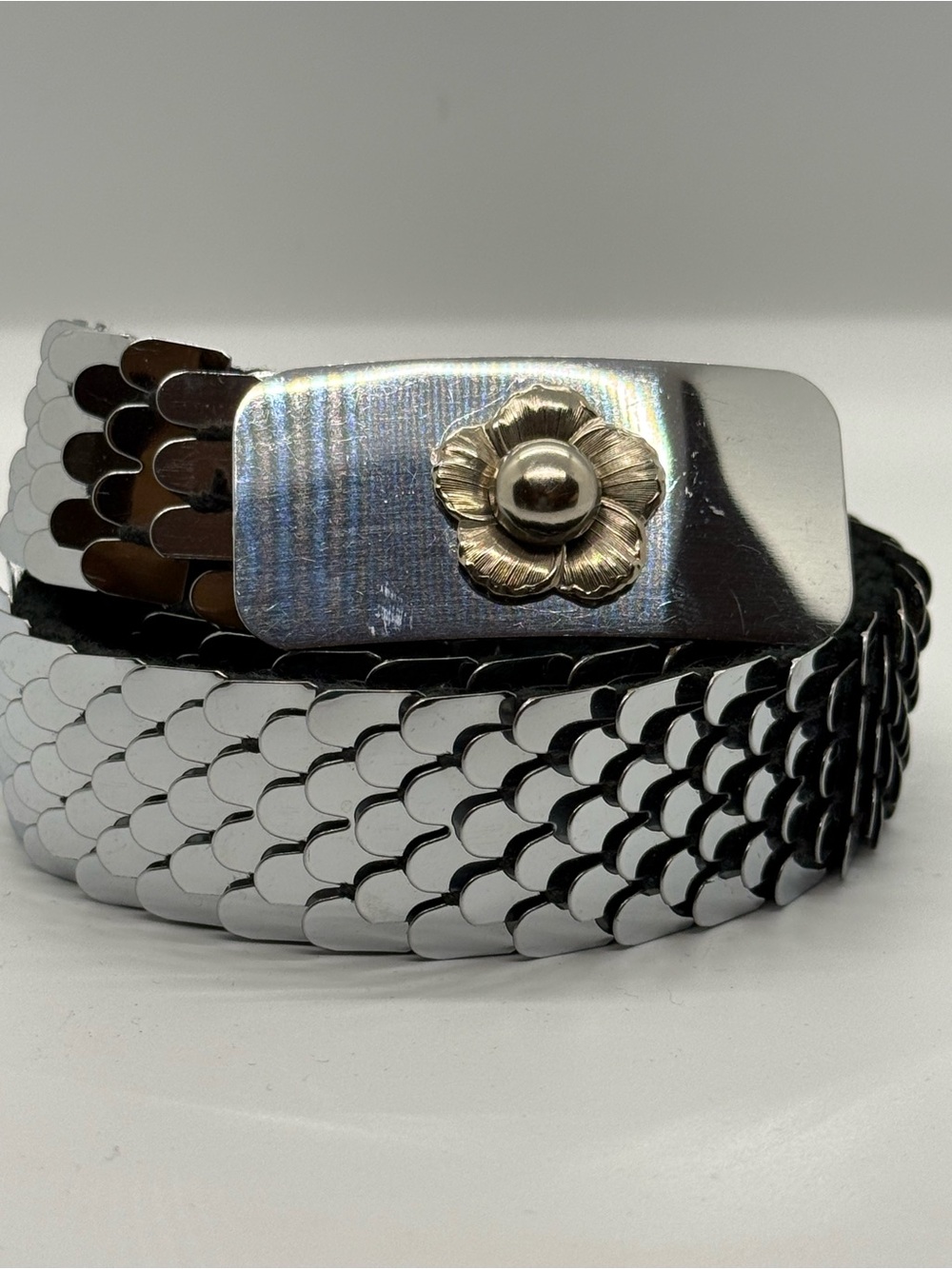 Silver Women’s Stretch Belt with Flower Accent- Vintage